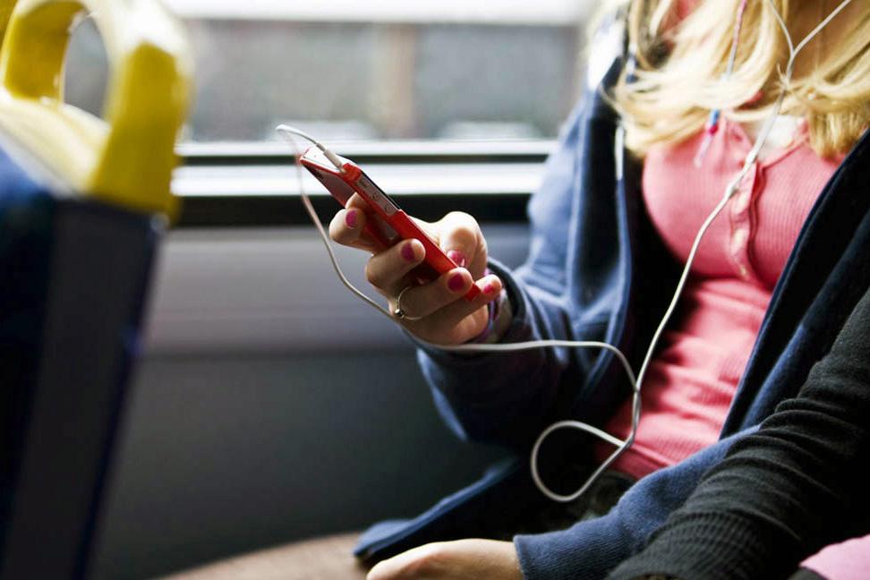40% Would Change Mobile Providers For Free Music Streaming Subscriptions
