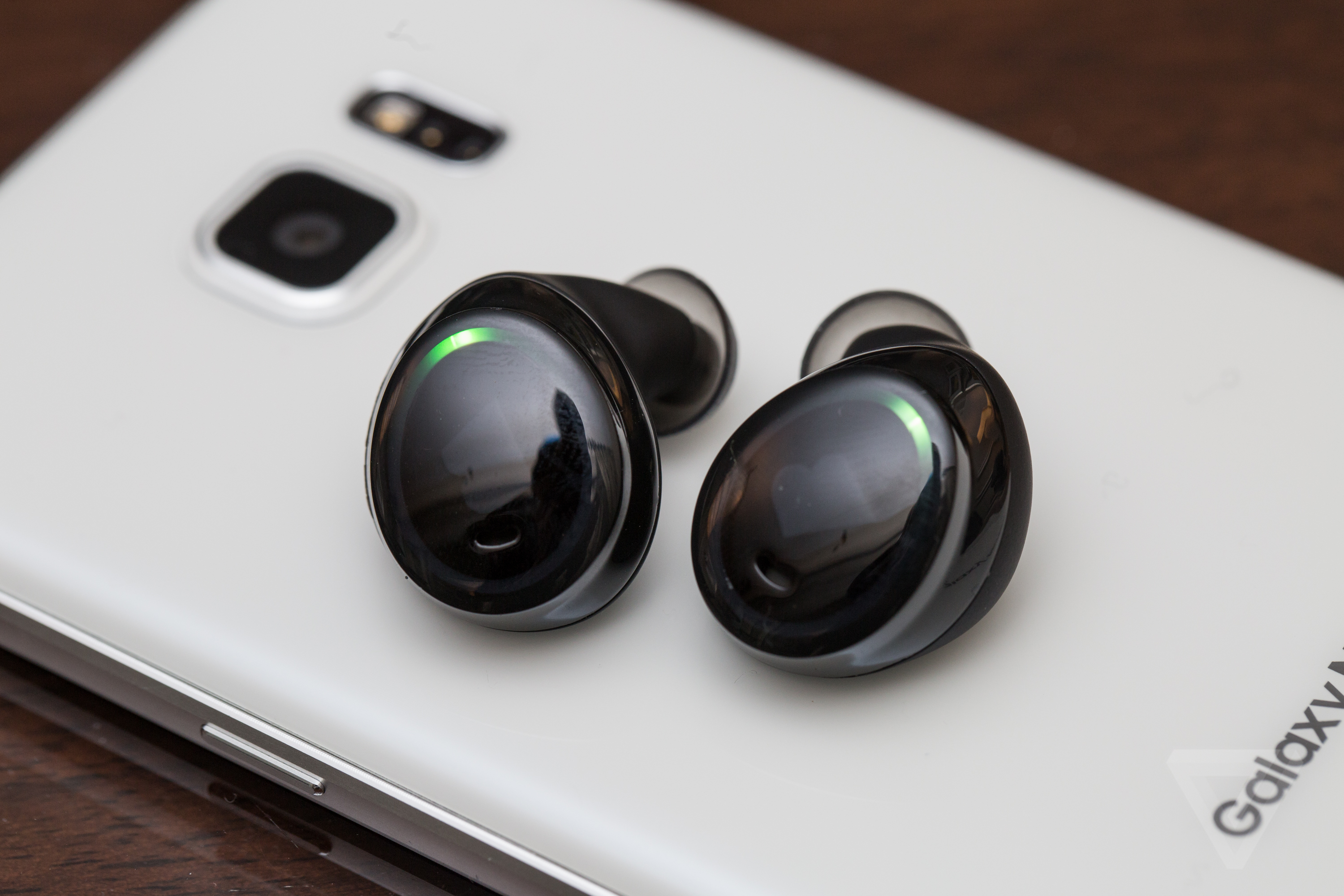 Bragi Dash – The Next Attempt At Wireless Earphones