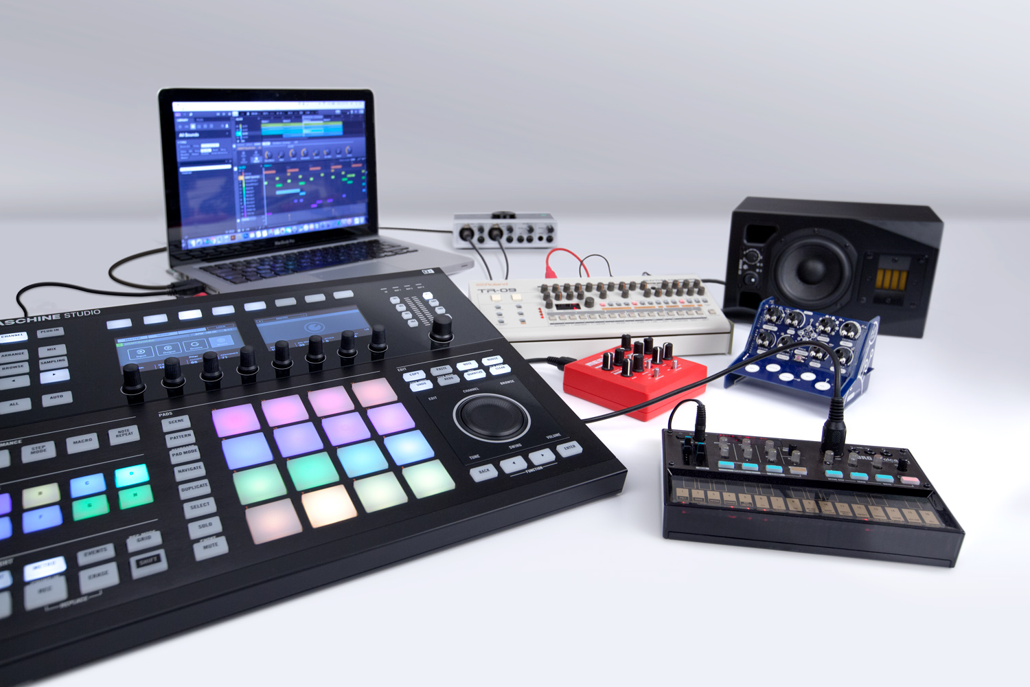 Native Instruments launch MASCHINE 2.6 with external gear support and great new tools