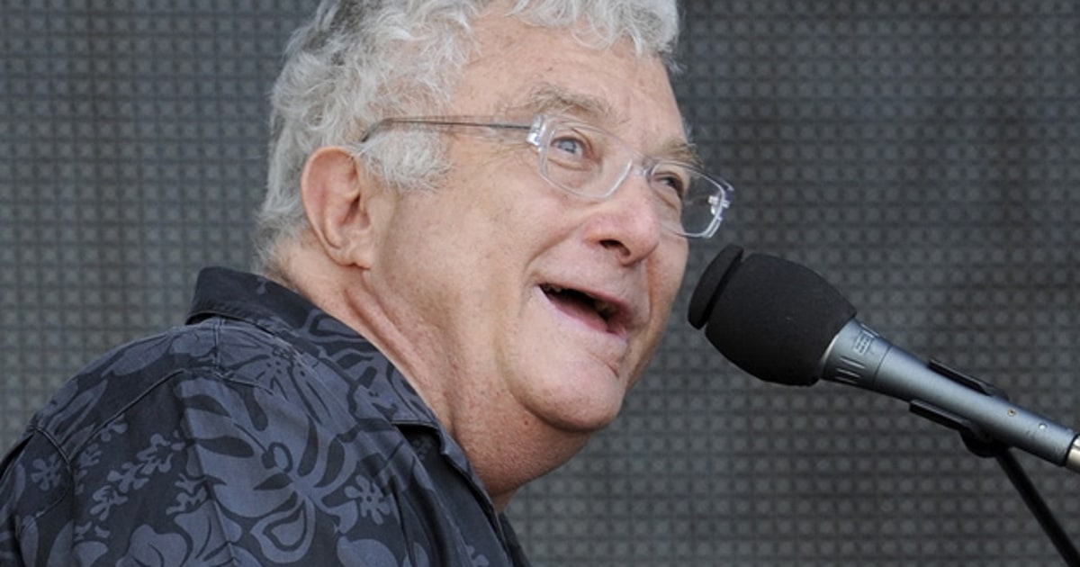 Randy Newman tells Trump he has a bigger dick in new song
