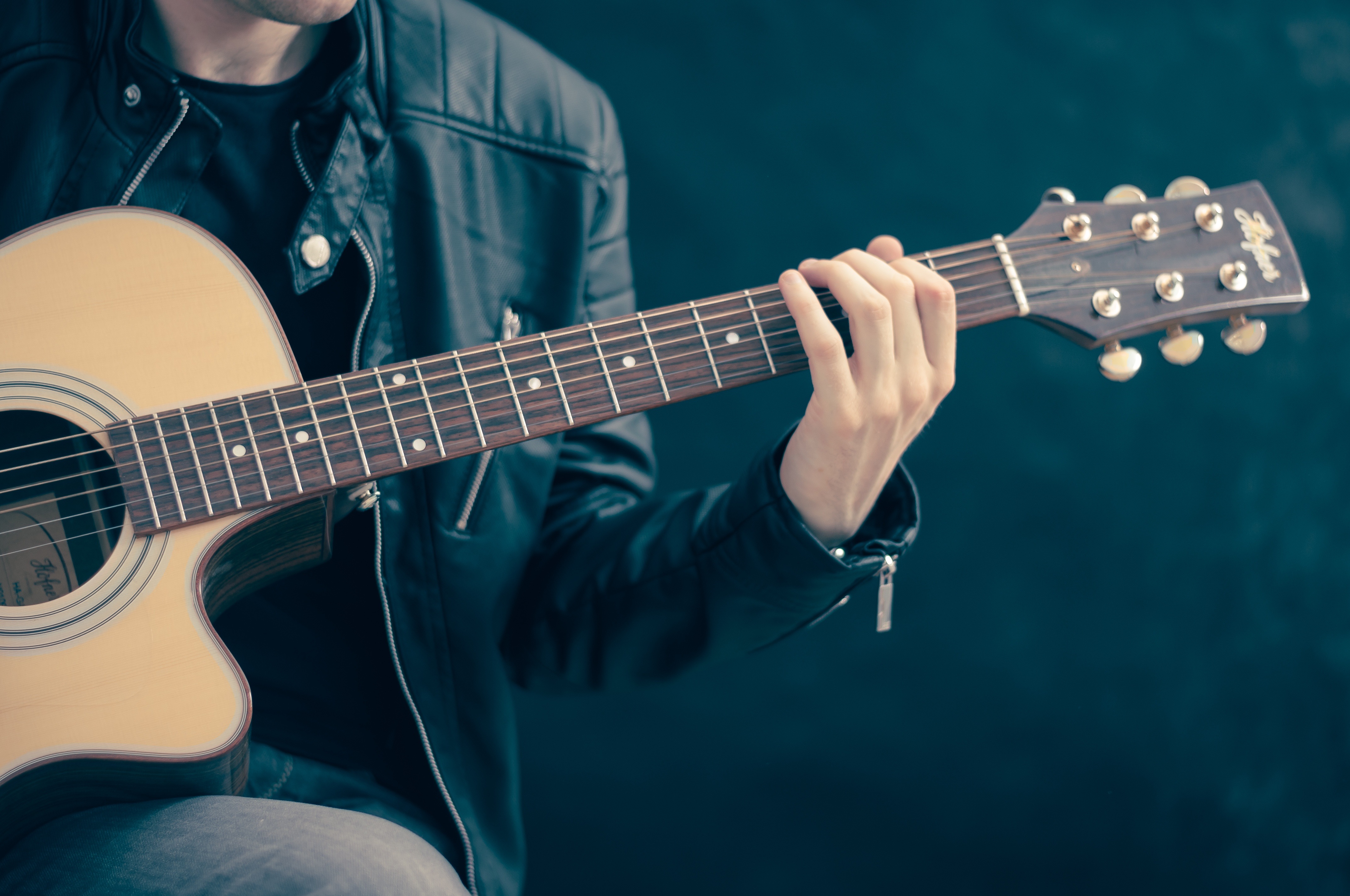 6 Best Jobs For Musicians To Make Money On The Side