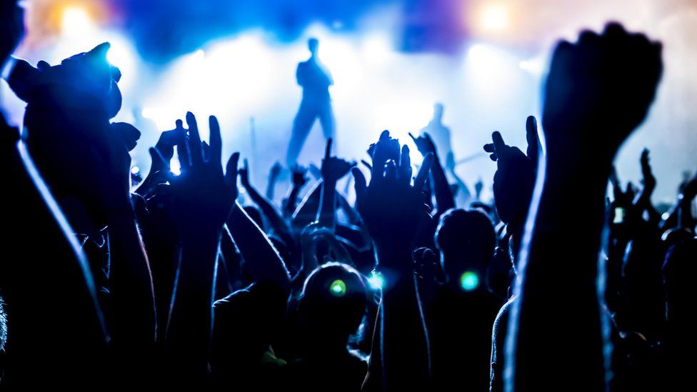 How to market your music online and get new fans