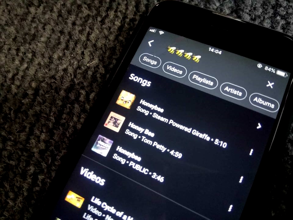 Search for music on YouTube now with emojis