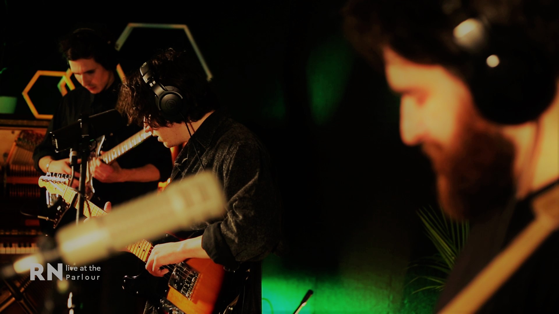 3 men and one gorgeous sound make for an unmissable live session