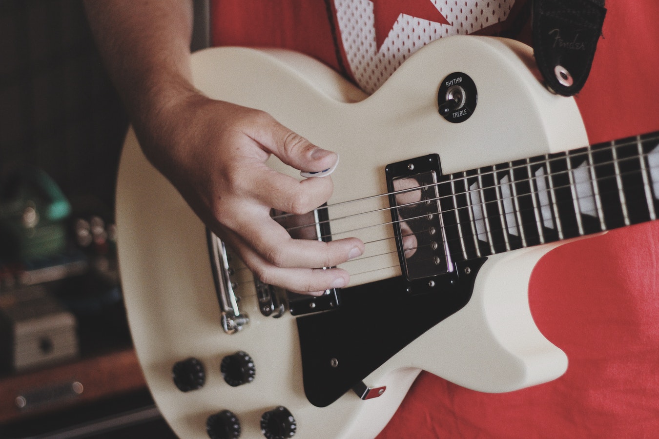How to master alternate picking on guitar