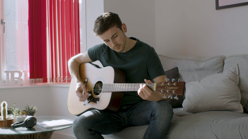 Check out this guitar with ‘Chord Assist’ built in (video)