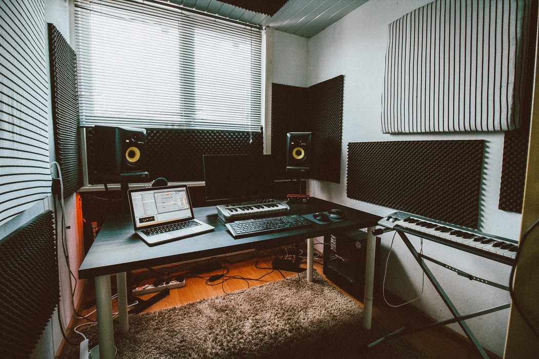 Top 10 tools for music producers – the ultimate bedroom set up