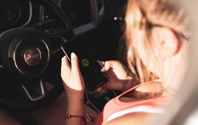 Spotify are testing offline listening for Free users