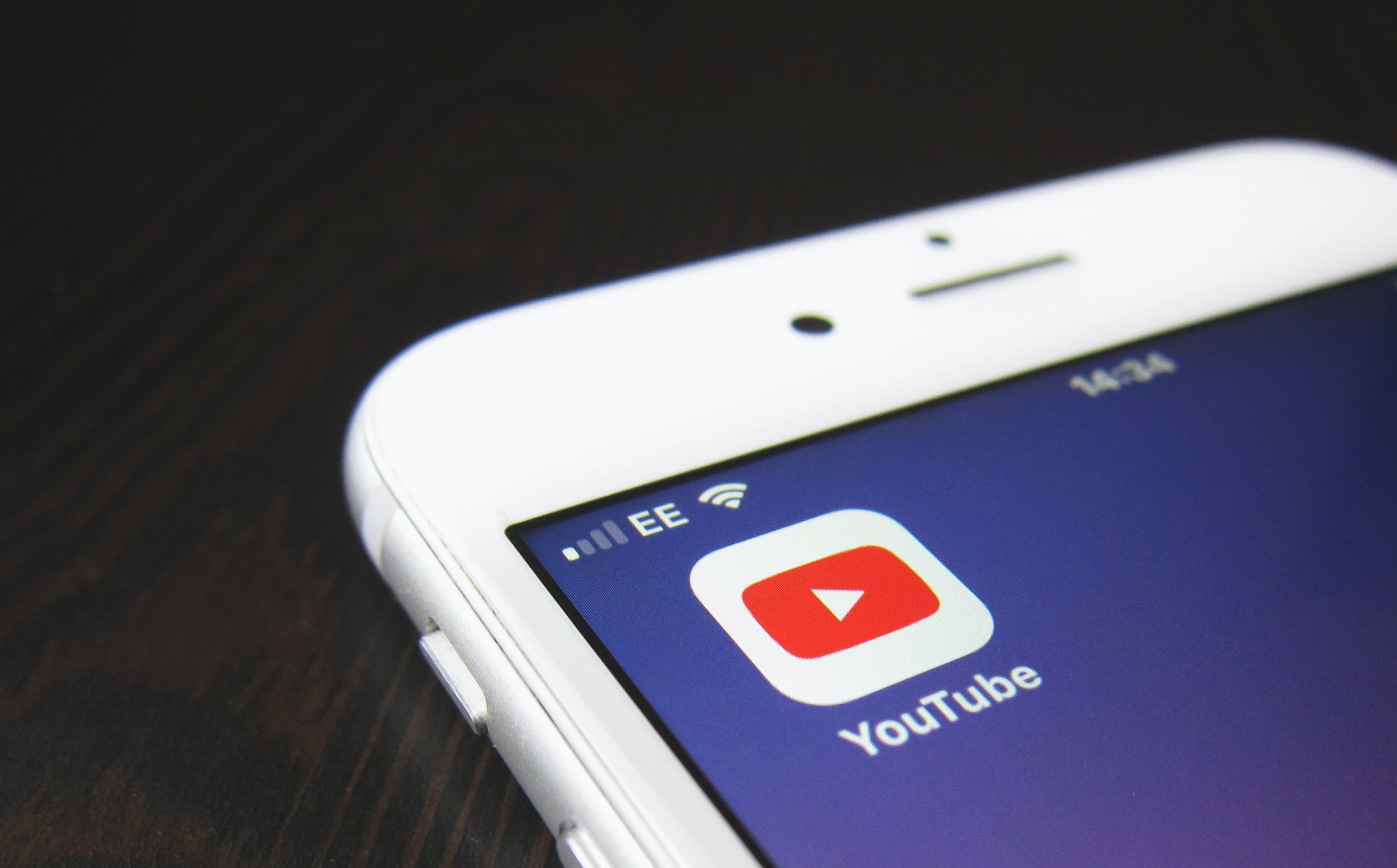 YouTube turn on post-roll ads by default for all 10+ minute monetizing videos