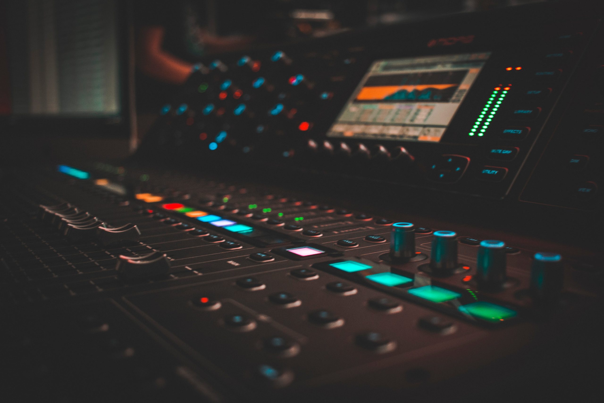 Audio compression explained – A guide to compressor parameters in music production