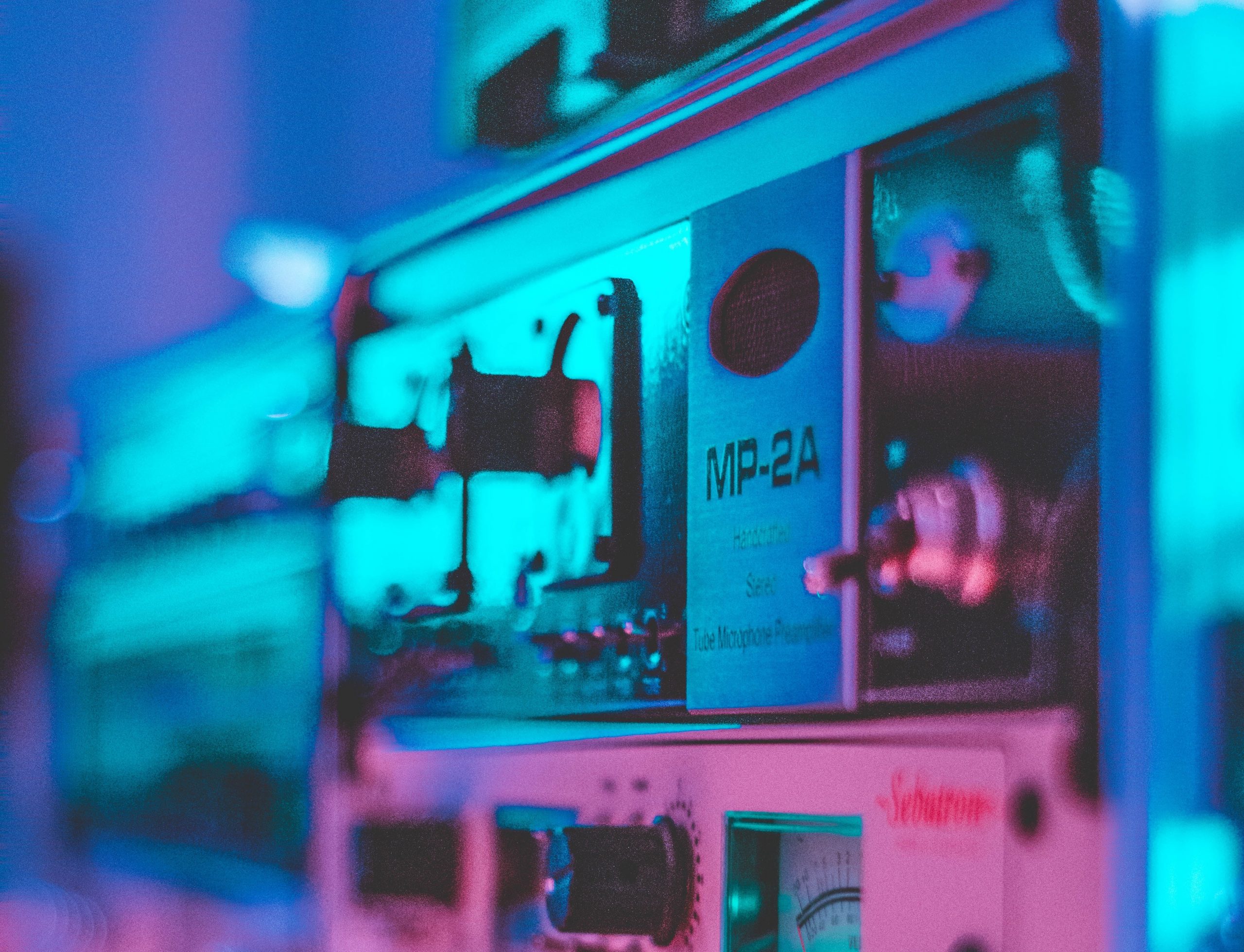 What is compression in audio? 6 ways to use compression in music production