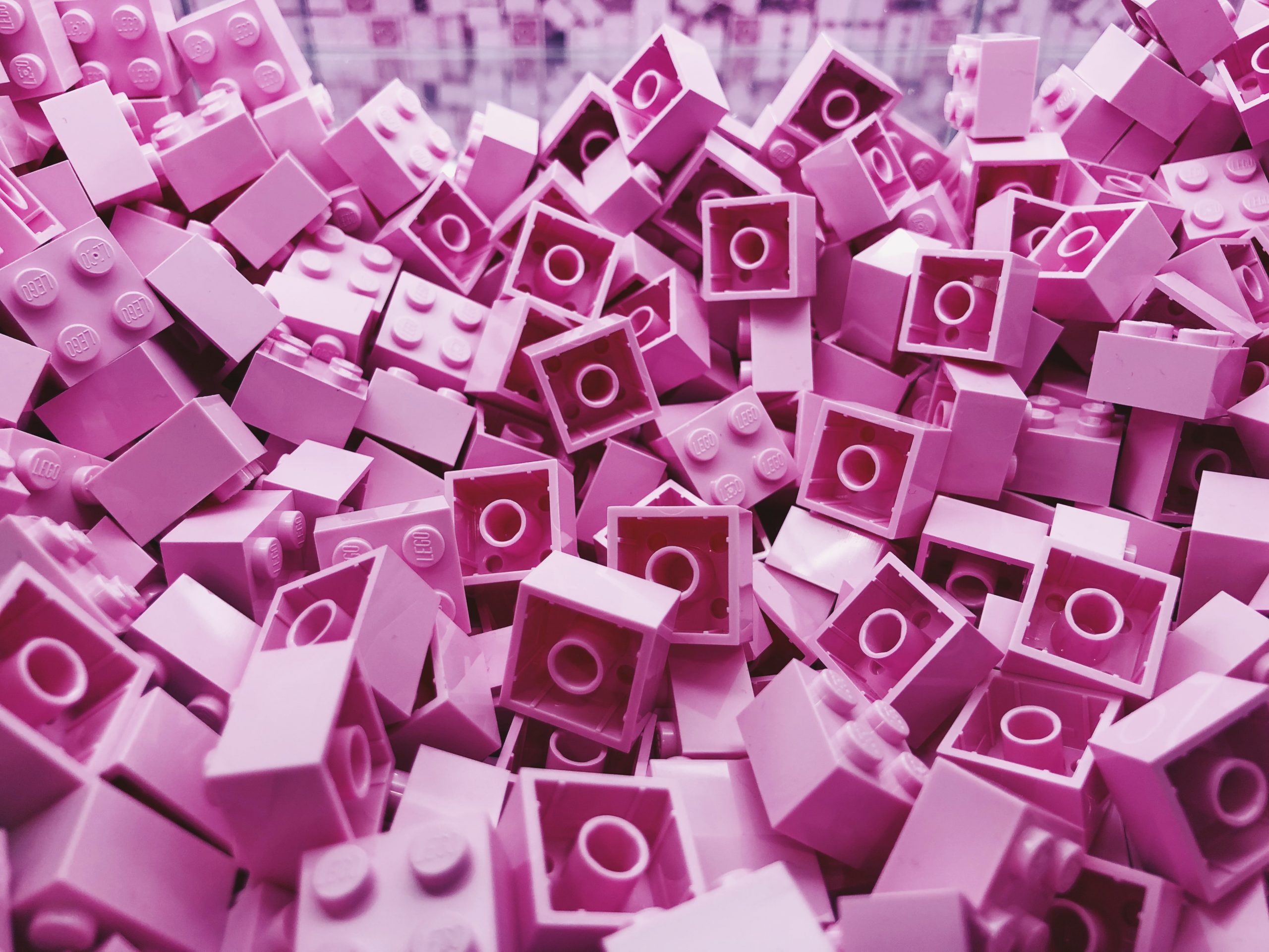 Relax to this white noise playlist made from the sound of thousands of LEGO bricks