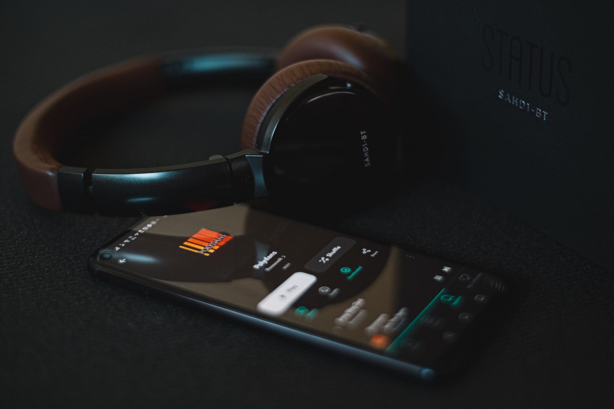 Top UK musicians call for music streaming pay revolution