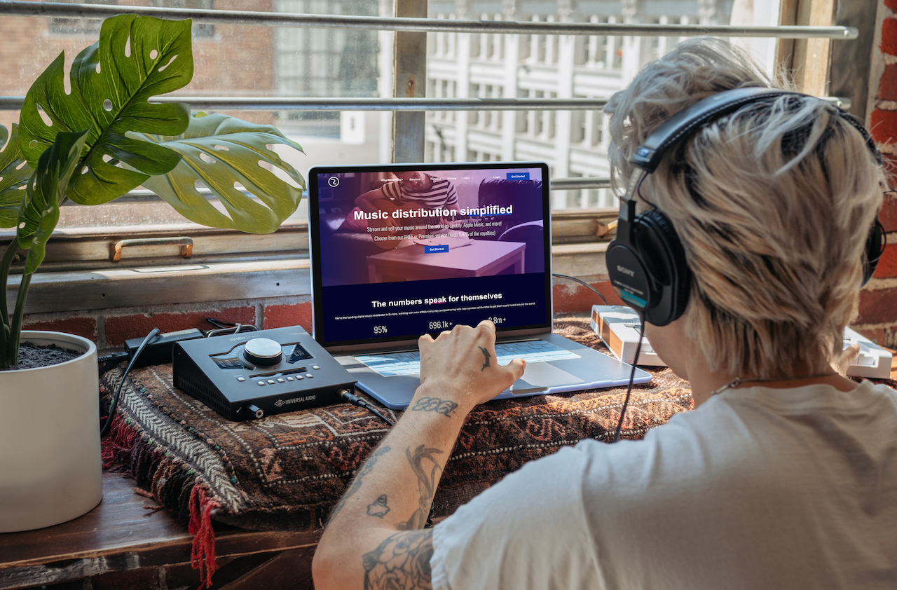 How many artist can I upload with RouteNote Free?