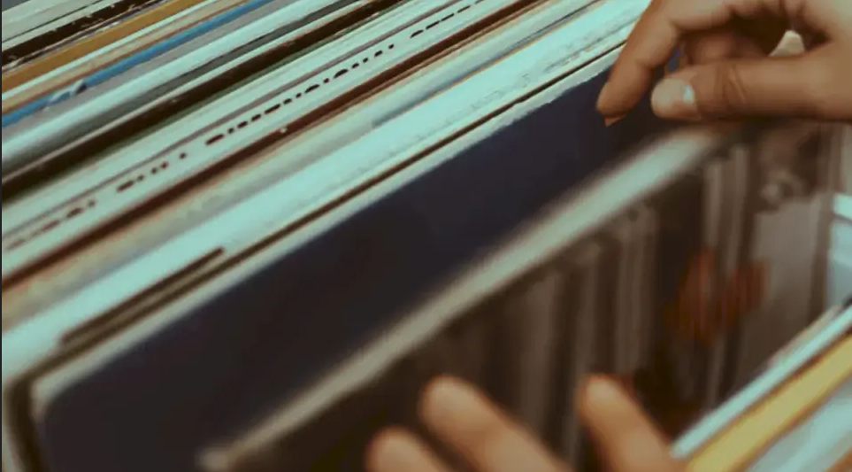 UK vinyl record sales highest since 1990