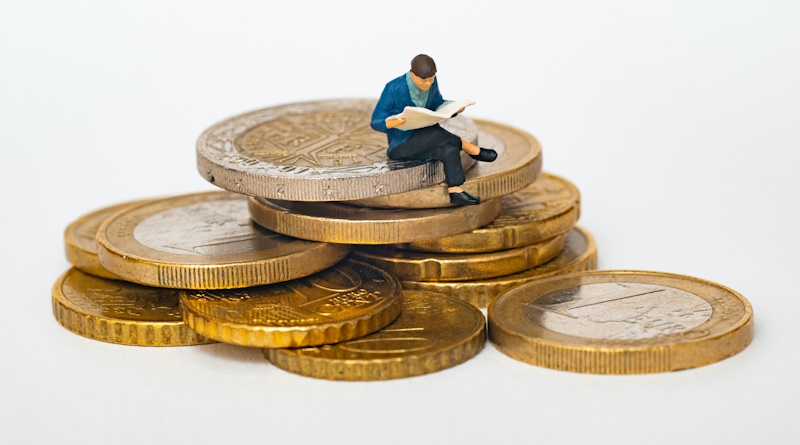 The UK re-examine paying foreign performers on plays