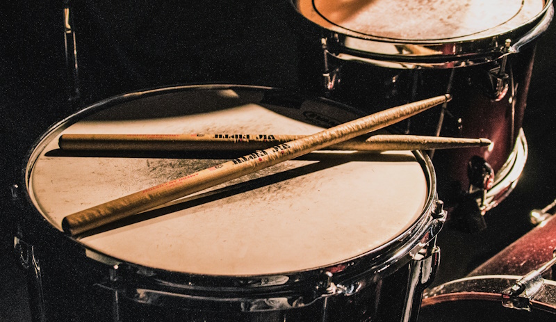 How to make your snares pop! – Music production tips