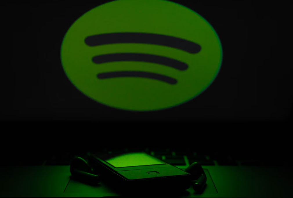 Spotify clamps down on modded apps