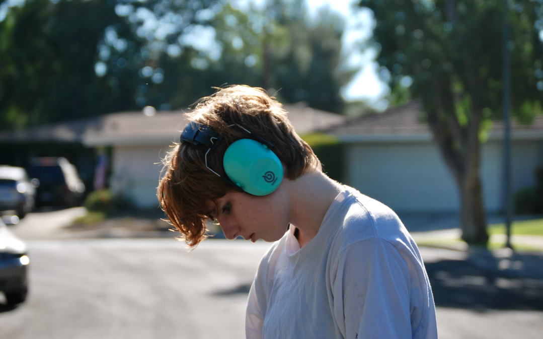 How has Spotify’s 1,000-stream threshold affected indie artists?