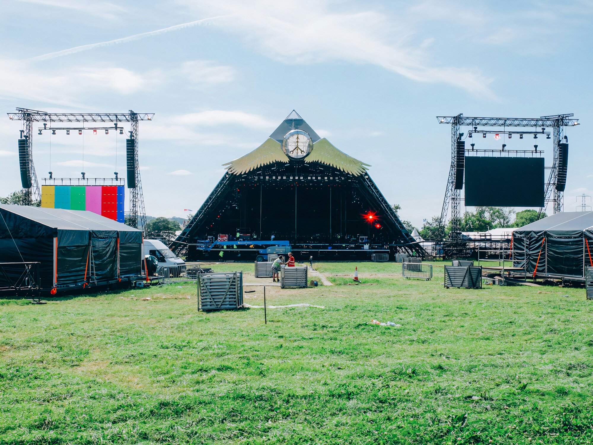 Glastonbury Festival sells fewer tickets in hopes to avoid overcrowding