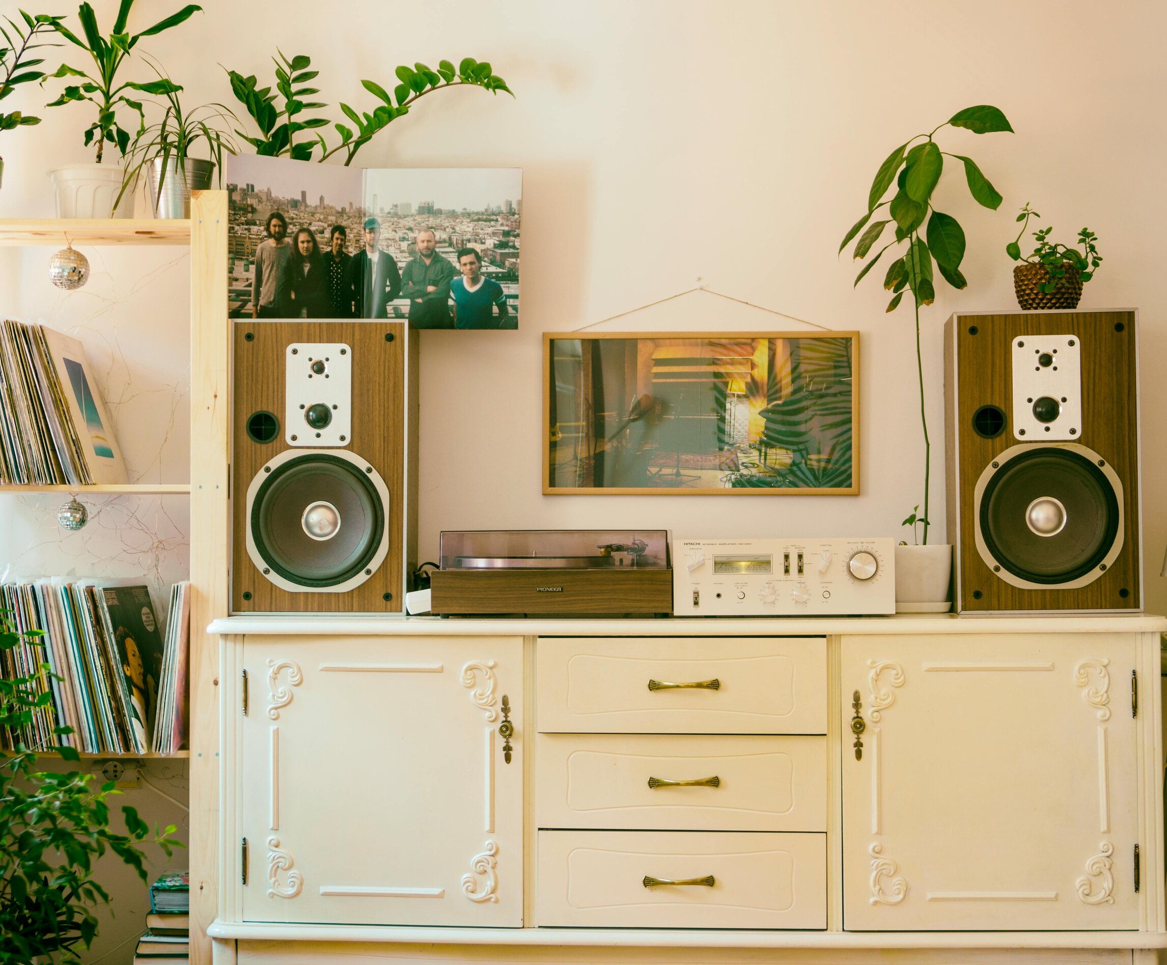 Vinyl Me, Please relaunches under new owner, VNYL