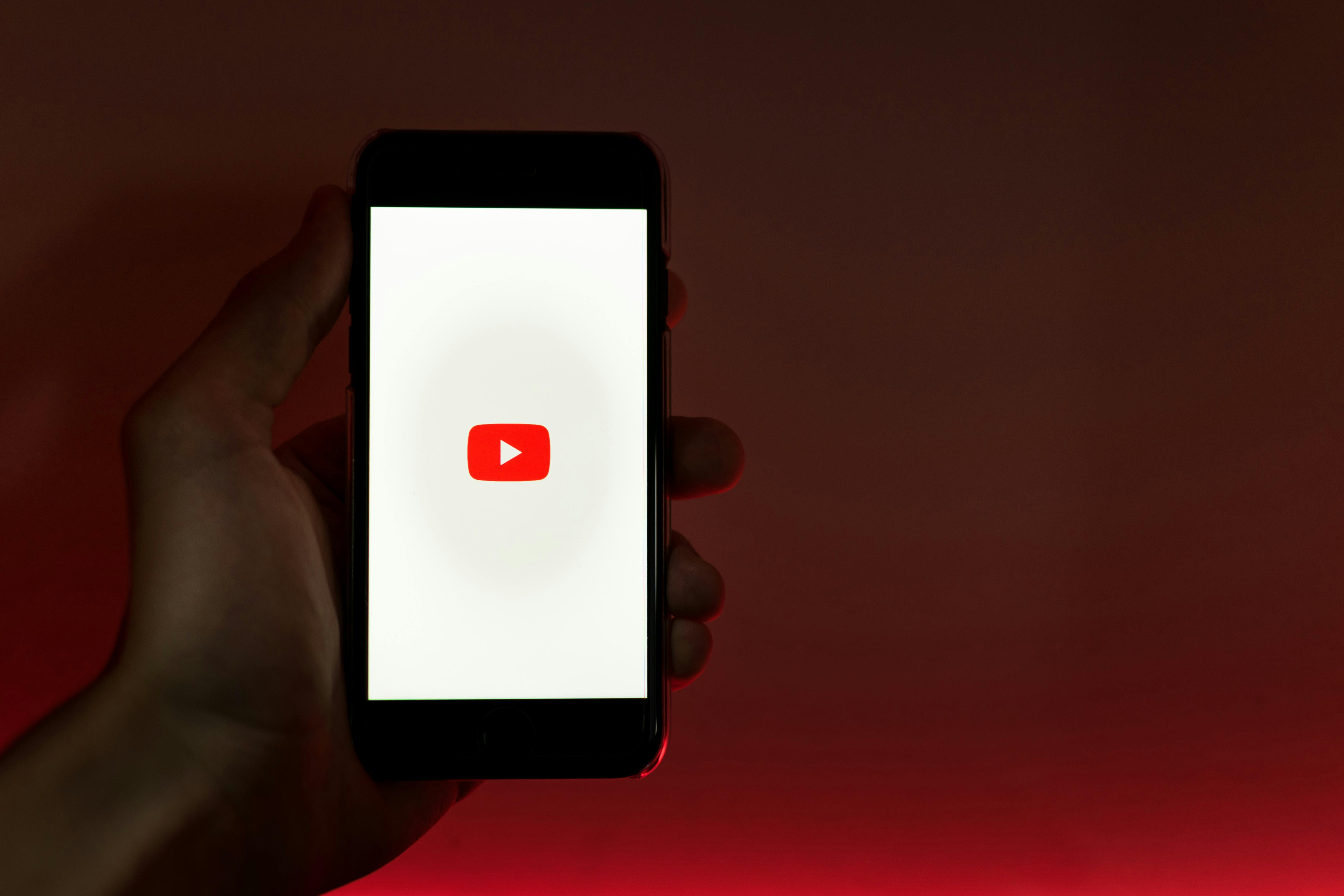 YouTube tightens rules on mass-produced and repetitive videos… slightly
