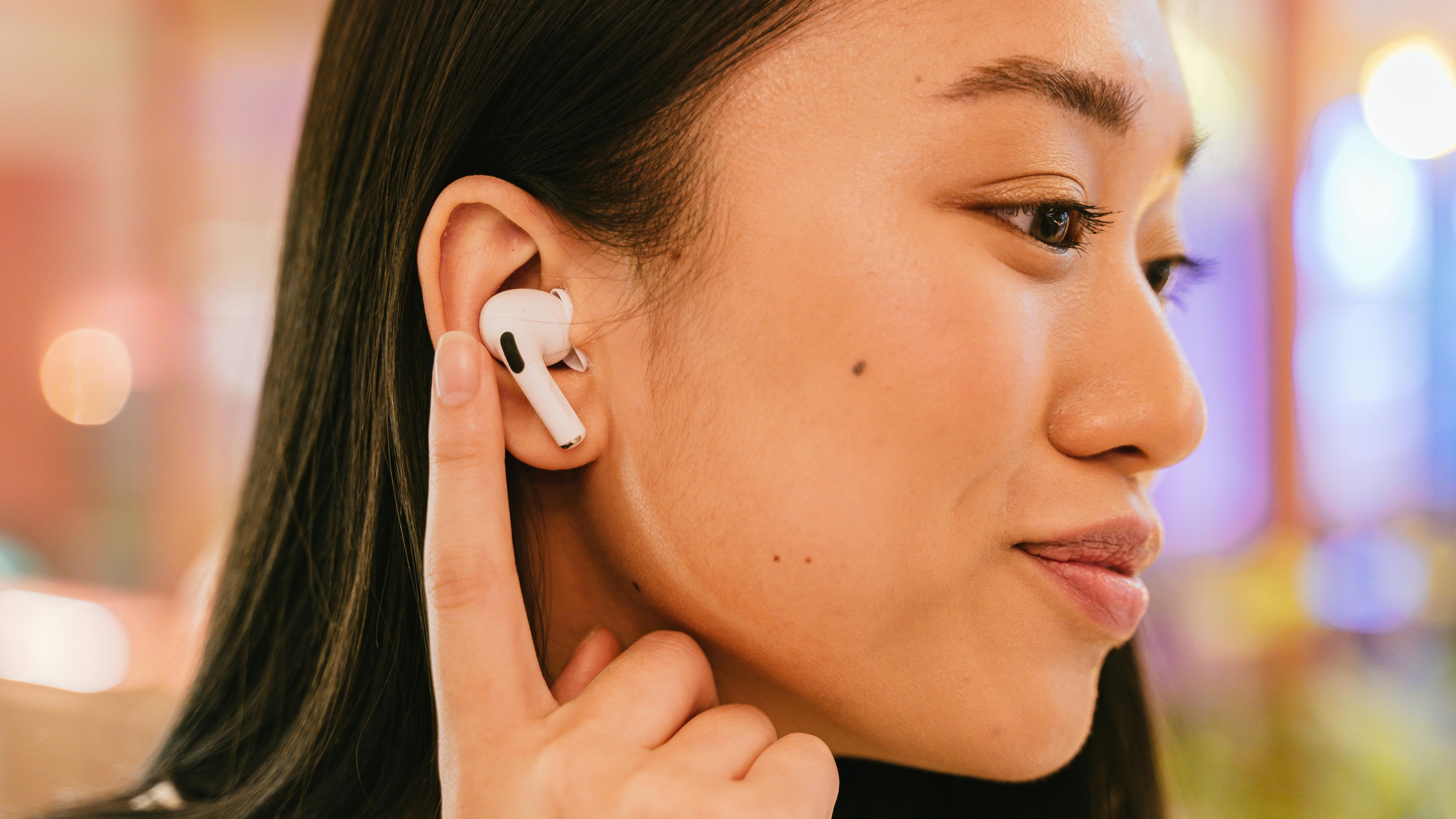AirPods let you translate conversations in real-time with iOS 26