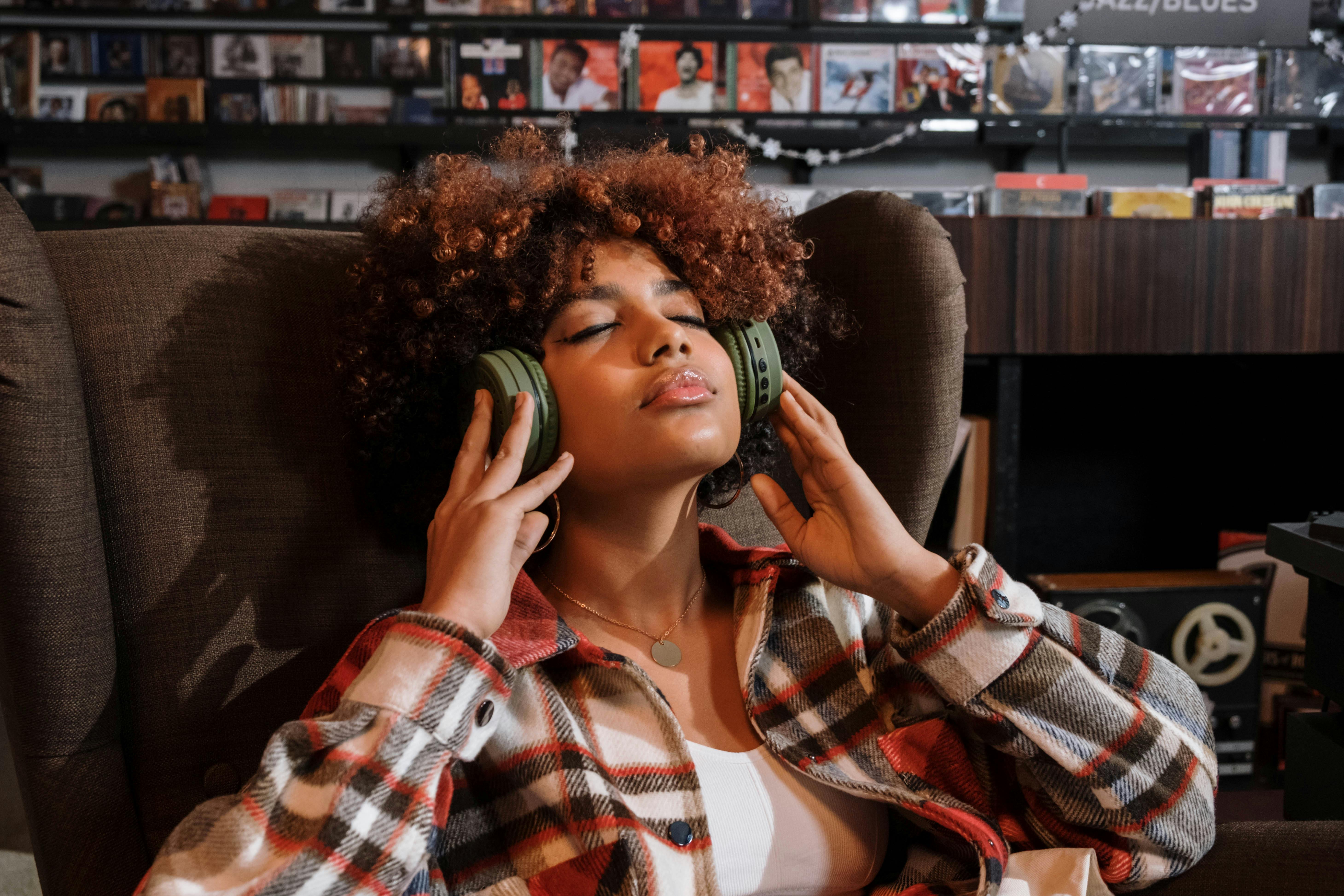 What is 8D audio & and what does it do to you?