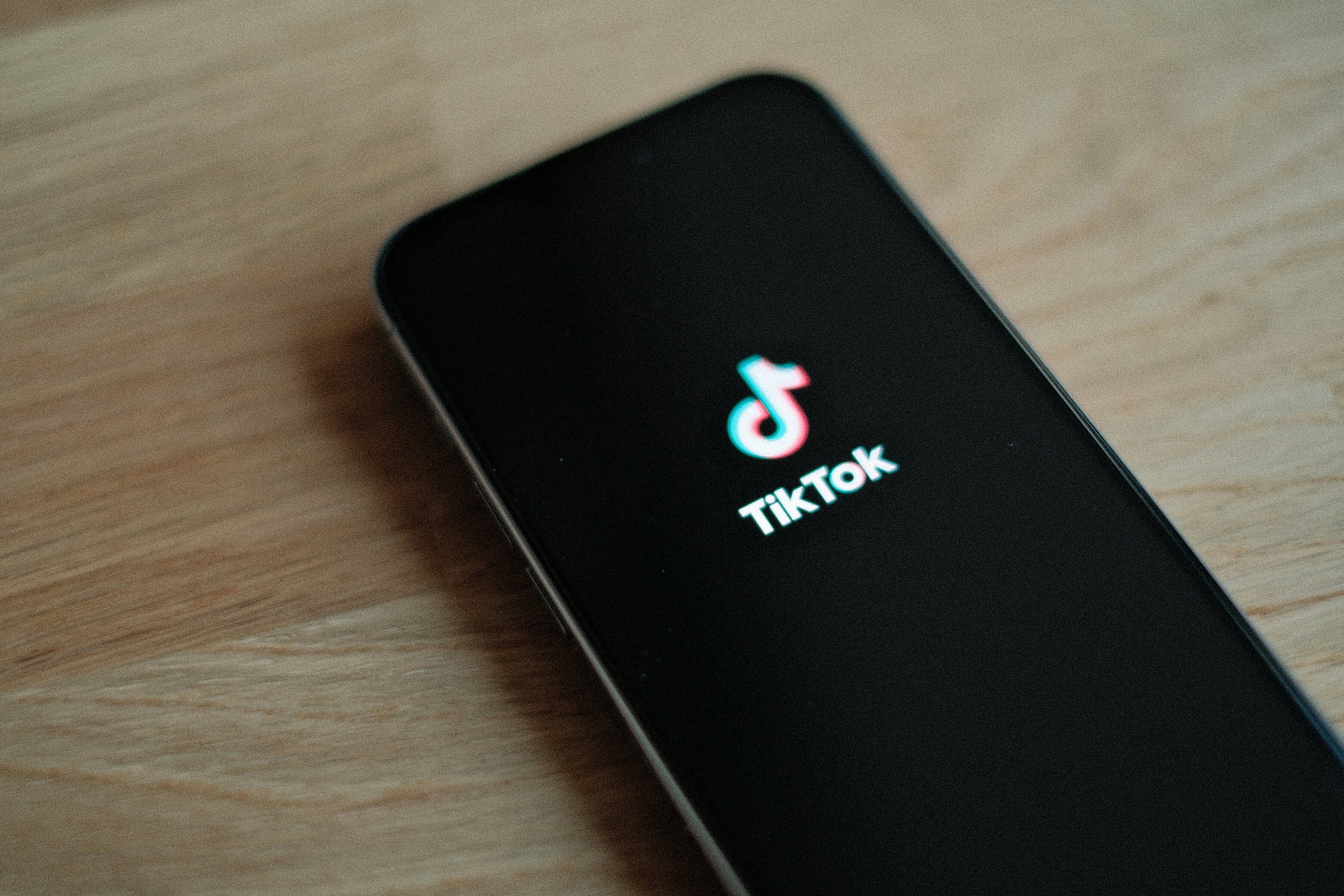 TikTok and Apple Music team up for “Play Full Song” and “Listening Party” features