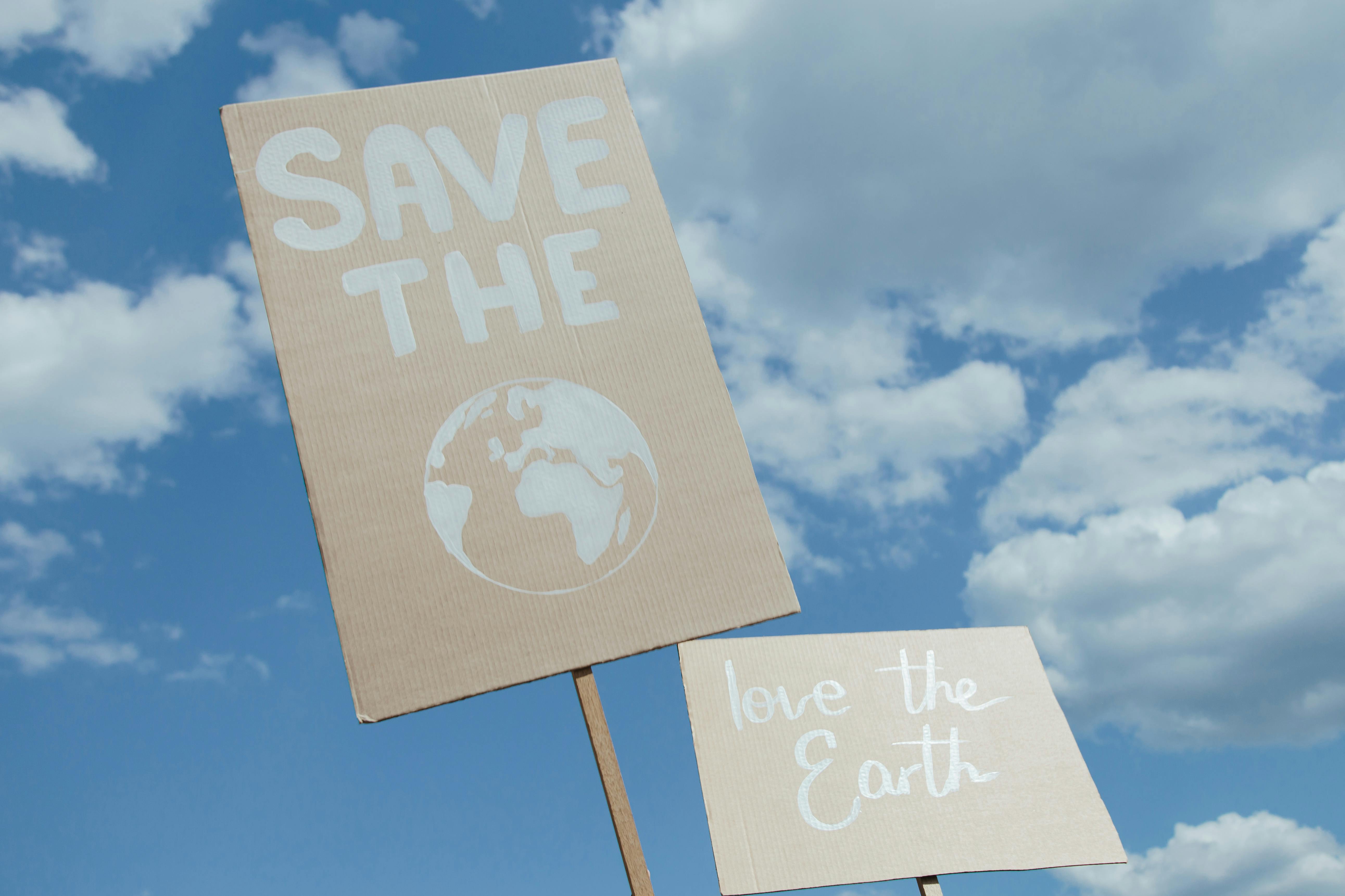 Responsible Merch Guide helps artists create greener products